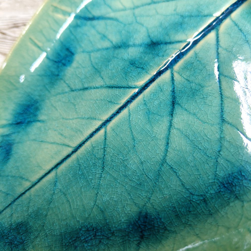 Turkusowy liść ceramiczny